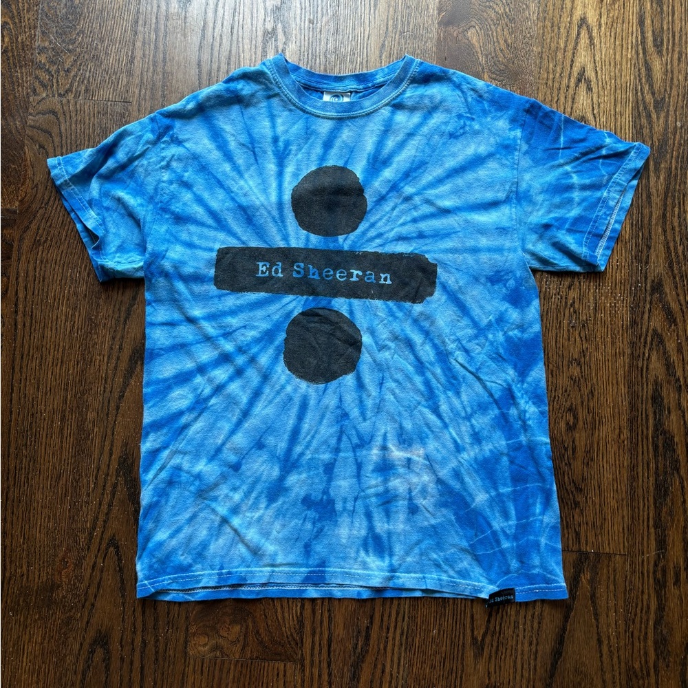 Blue tie dye graphic tee ed Sheeran tour shirt